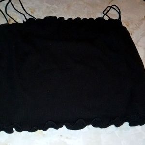 Black tank top with ruffles on top and button,brand:forever21,Size:M